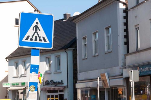 Schild Zebrastreifen auf der Kaiserstraße